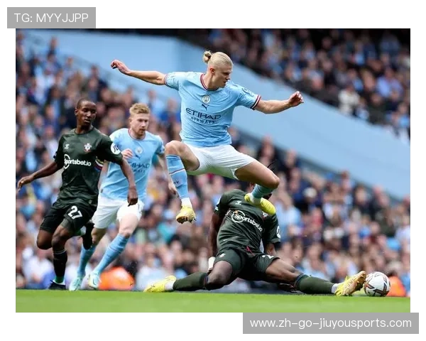 哈兰德双响创历史，曼城主场轻取伯恩茅斯，哈兰德穿曼城球衣